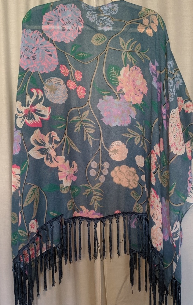 Kimono - Picture 2 of 3
